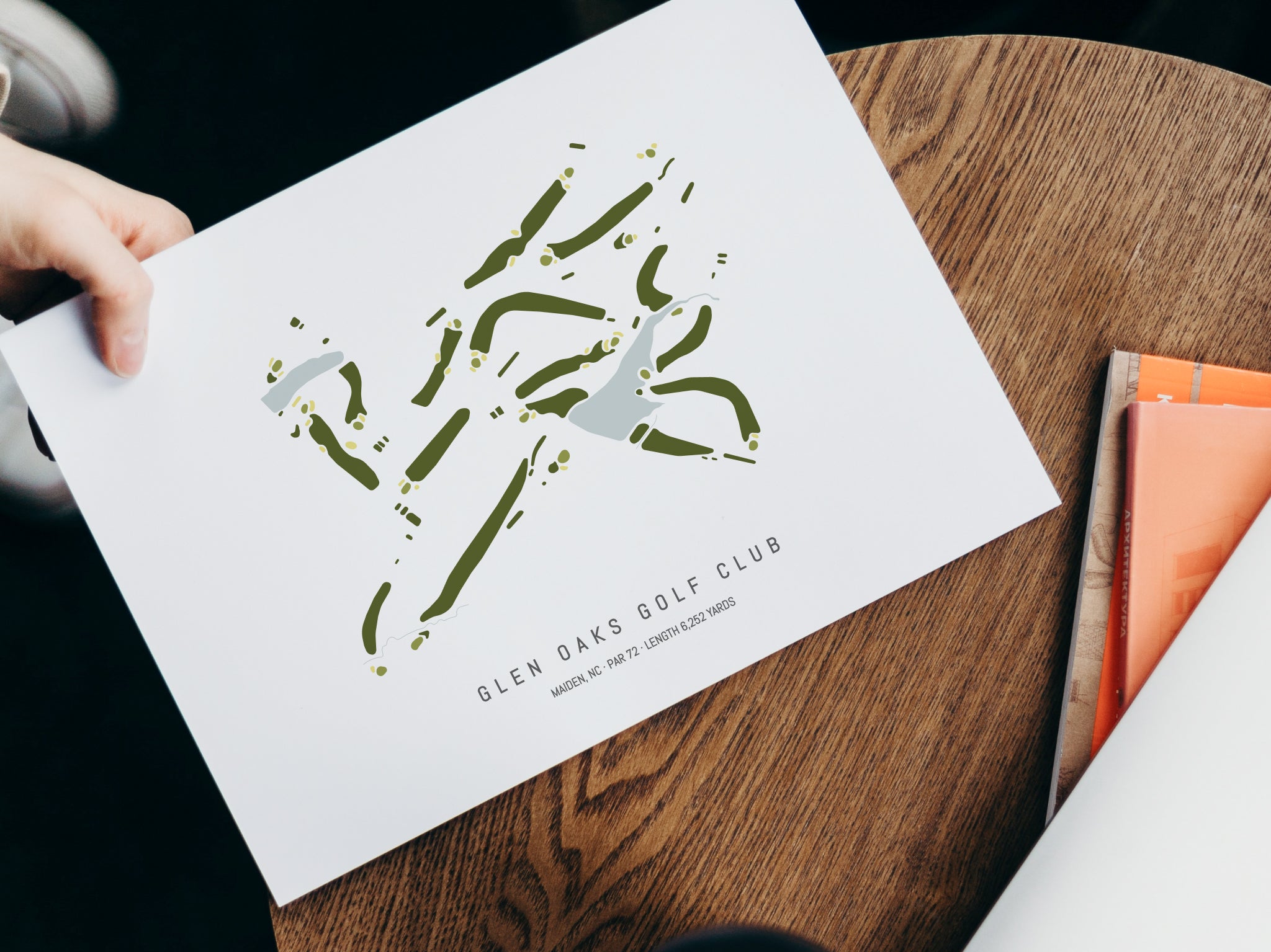 Glen-Oaks-Golf-Club-NC--With-Laptop