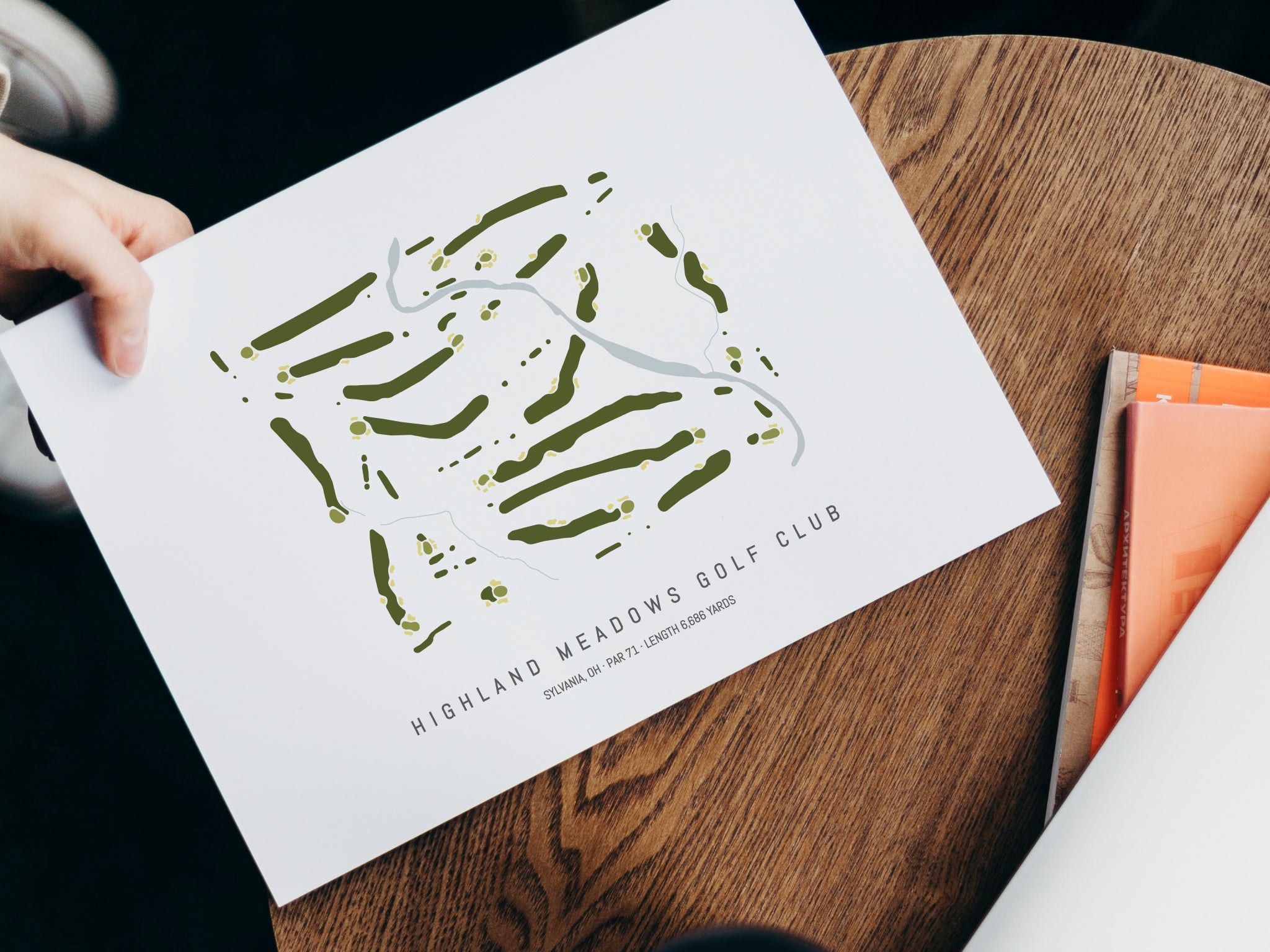 Highland-Meadows-Golf-Club-OH--With-Laptop